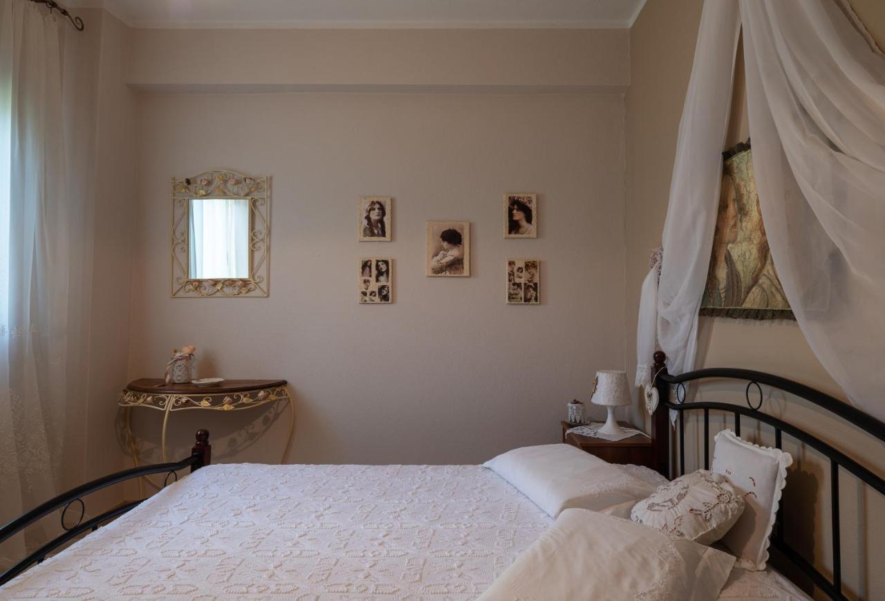 Antique Apartment Афитос Екстериор снимка