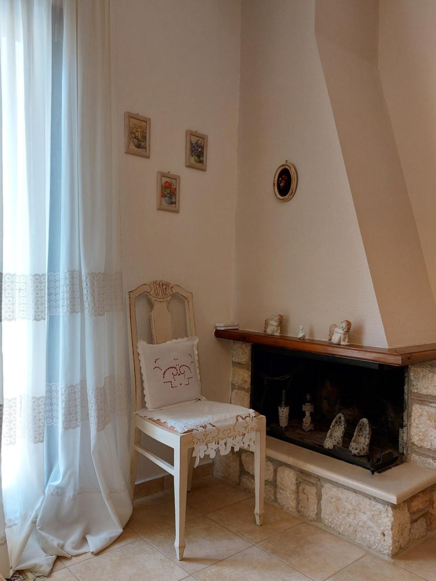 Antique Apartment Афитос Екстериор снимка